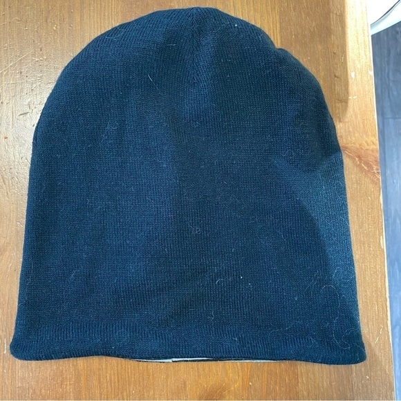 Reversible black and striped toque women’s(4) - Picture 3 of 3